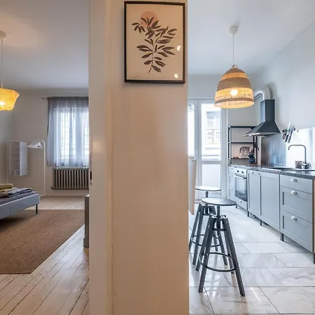 Spacious 2bd Flat - Location & 2 Balconies By Flat Mаnager *