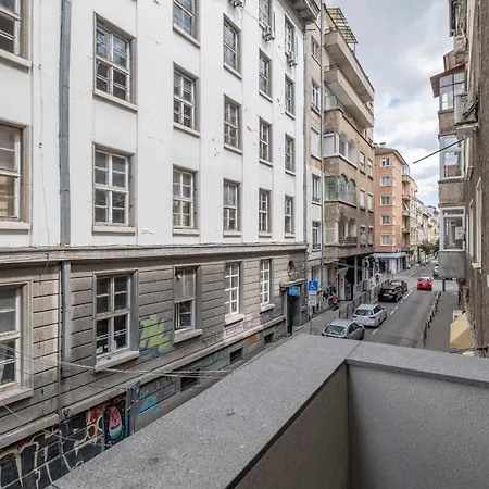 Spacious 2bd Flat - Location & 2 Balconies By Flat Mаnager *